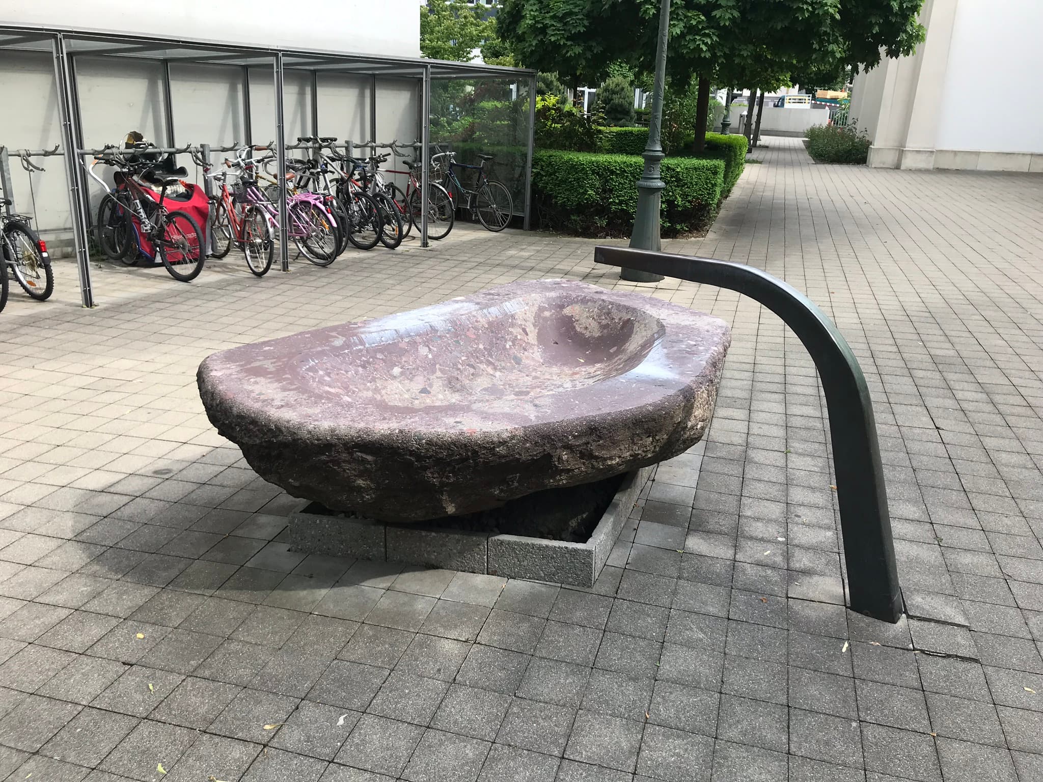 Werdstr. 63 b/ Kirche St.Peter und Paul